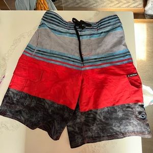 NWT men’s airwalk swim trunk & board shorts.  Size medium.